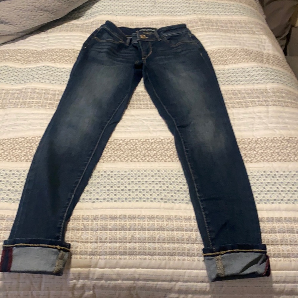 Mid rise cuffed skinny jeans